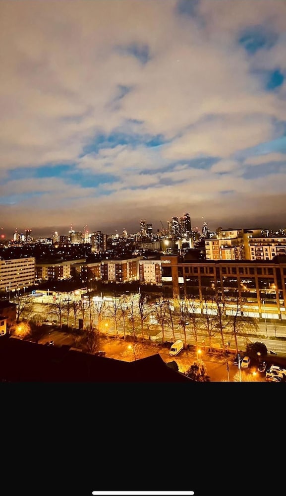 Salford Serenity Apartment Near Clippers Quay