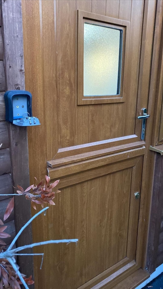 Oakwood Cabin Retreat in Bexleyheath