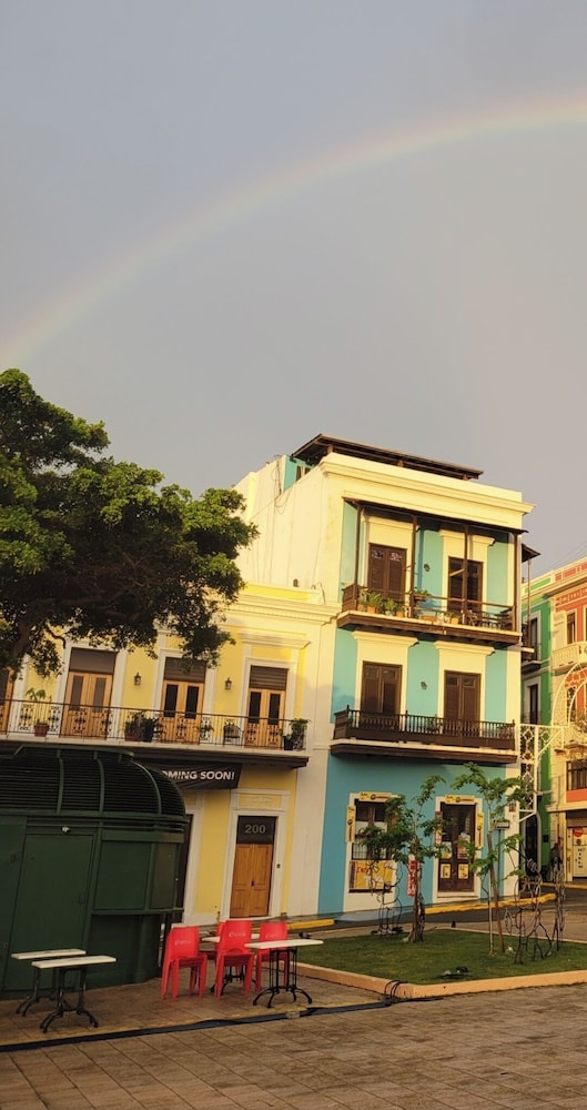 Hotel Hugo's Rental - Image 1