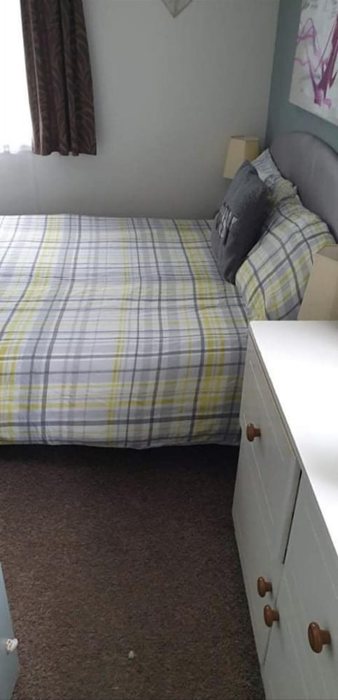 Inviting 3-bed Static Caravan Butlin's Skegness view 4