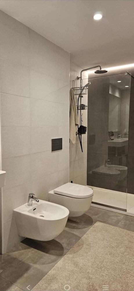 2 Bedrooms - Private Rooftop and Pool - Parking