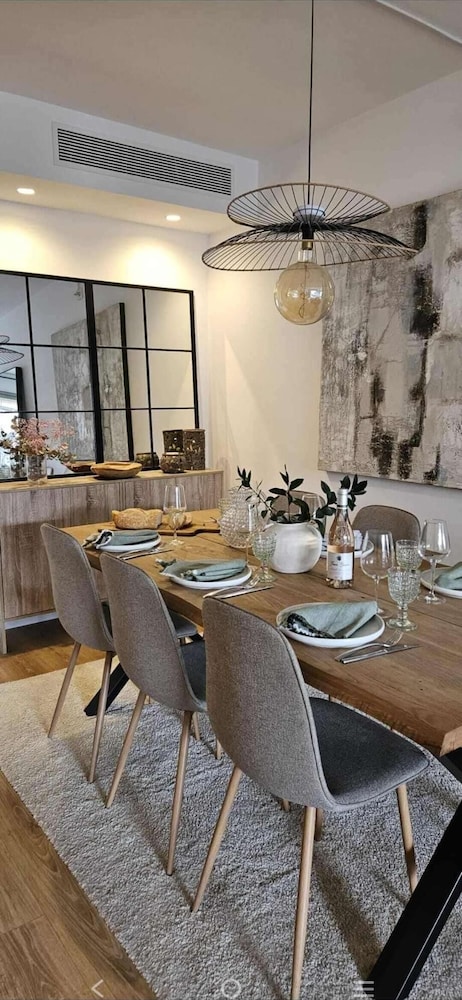 2 Bedrooms - Private Rooftop and Pool - Parking