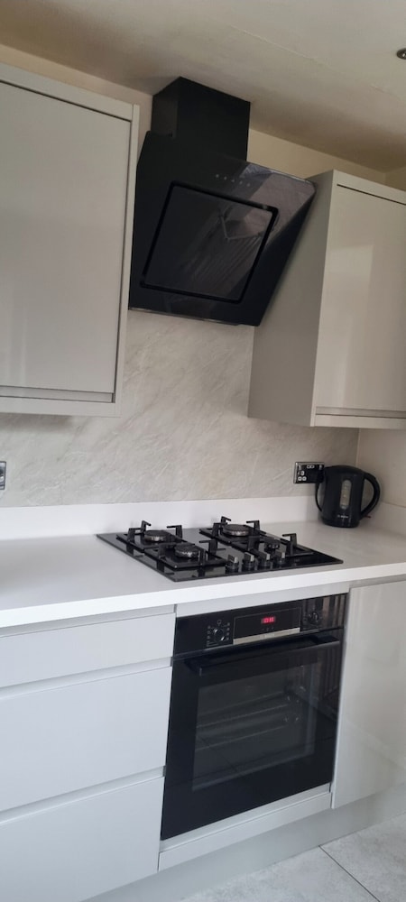 3 Bedroom, Sleeps 6, Free Parking