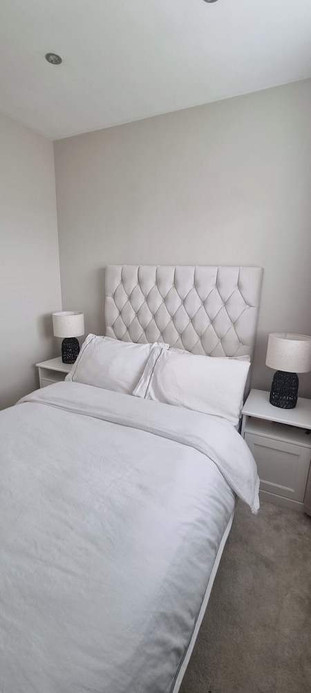 3 Bedroom, Sleeps 6, Free Parking