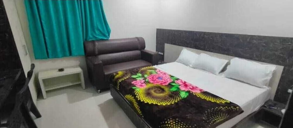 HOTEL HARIKA GRAND LODGE