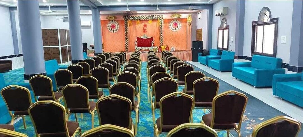 Hotel Karishma Palace Badnawar