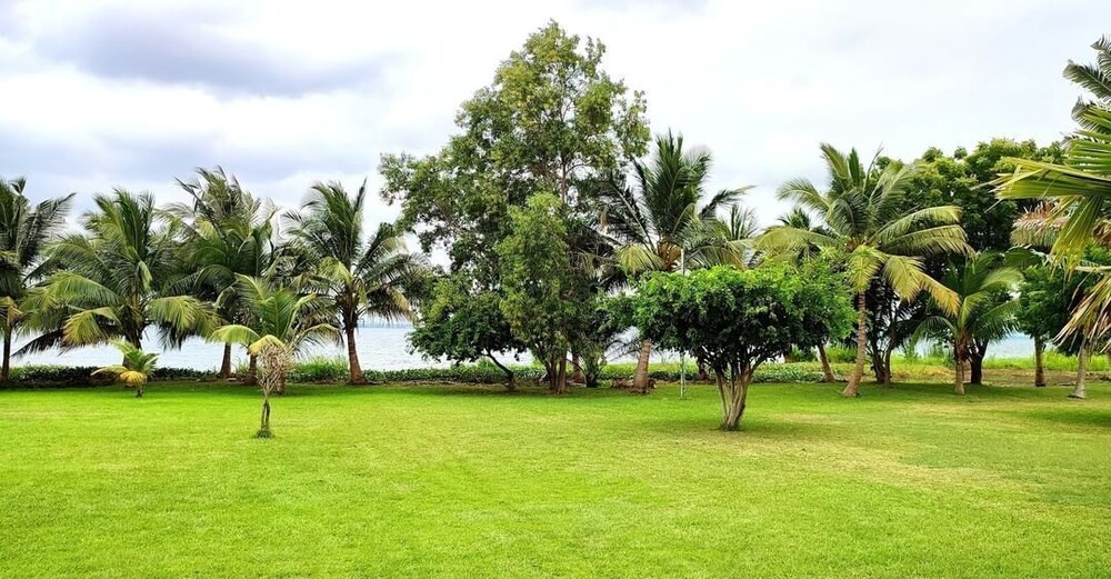 Mekandi Riverside Resort