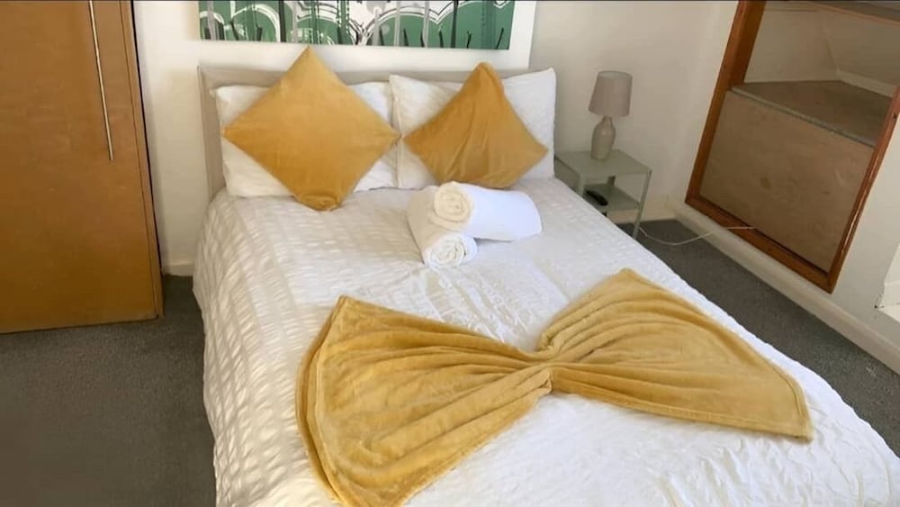 City Centre Duplex Sleeps 4 H55 view 4