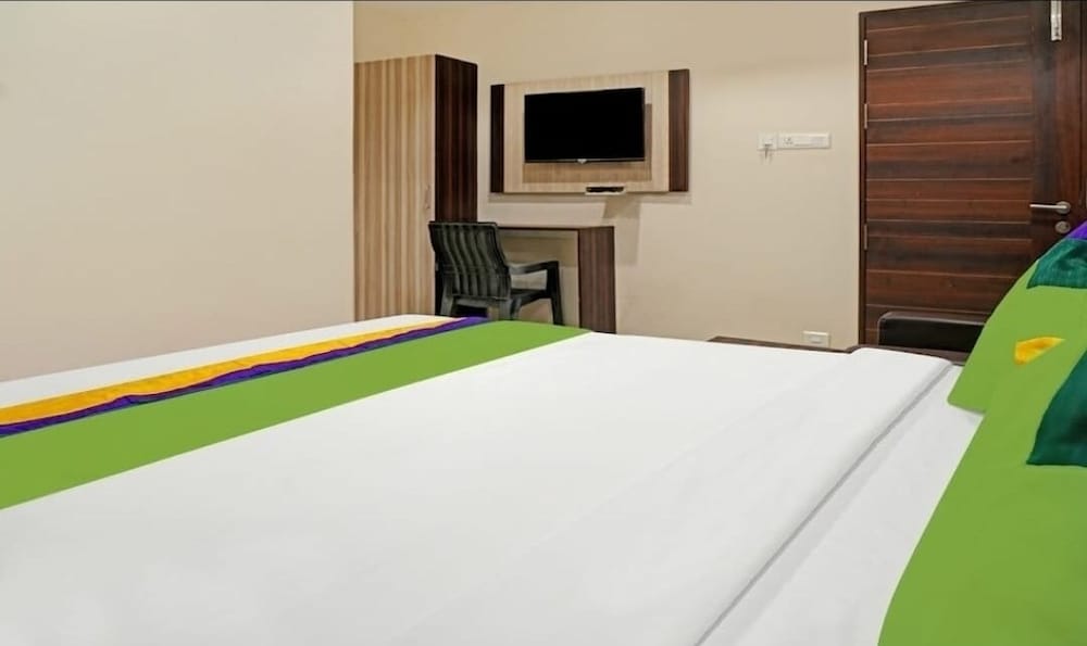 HOTEL JSN GRAND