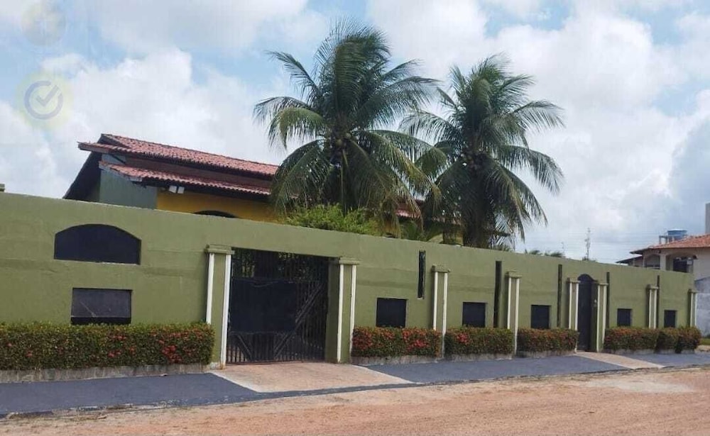 Casa com Piscina 50000 lts Área Gourmet