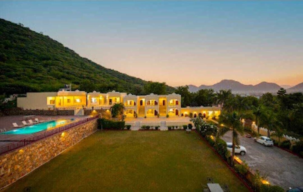 Hill Garden Resort - A HillSide Heaven