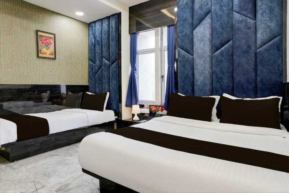HOTEL SHUBHAM INN THALTEJ