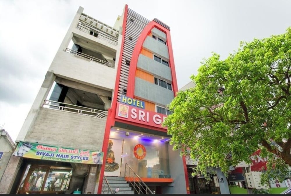 Hotel sri grand view 2