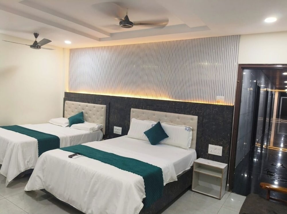 Hotel NVR Grand