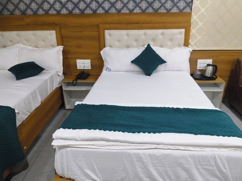 Hotel NVR Grand