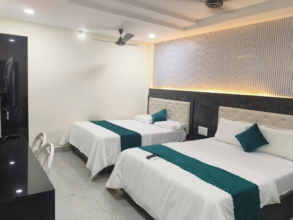 Hotel NVR Grand
