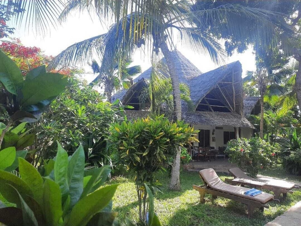 Marine Holiday House- Bed & Breakfast view 4