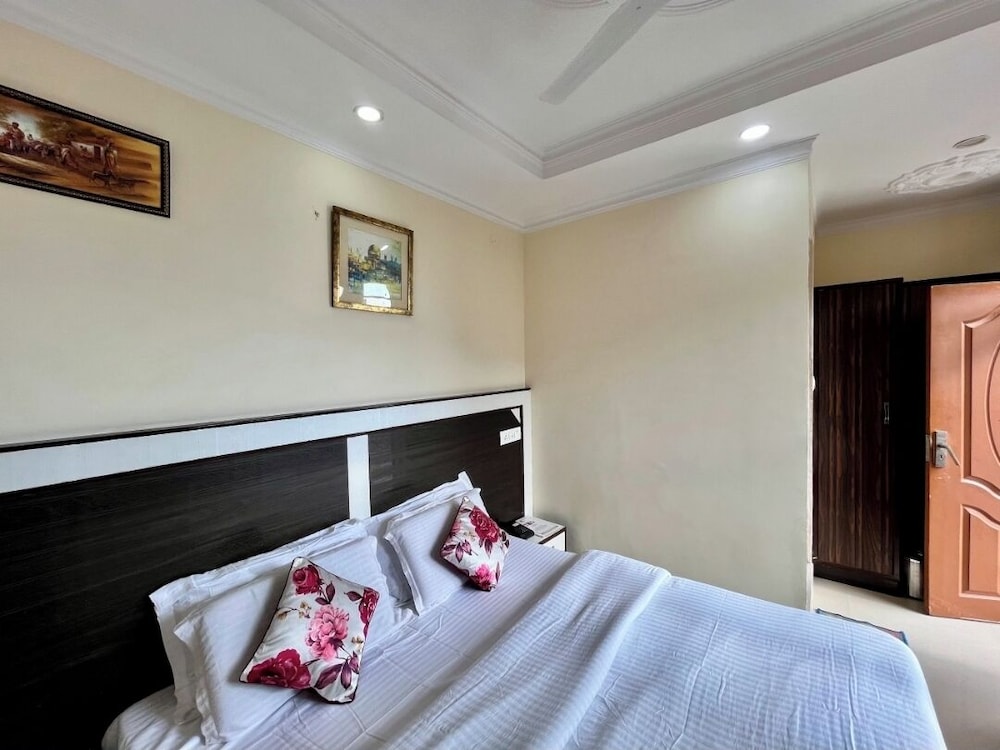 Hotel Anuj Regency