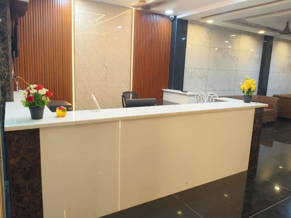 Hotel NVR Grand