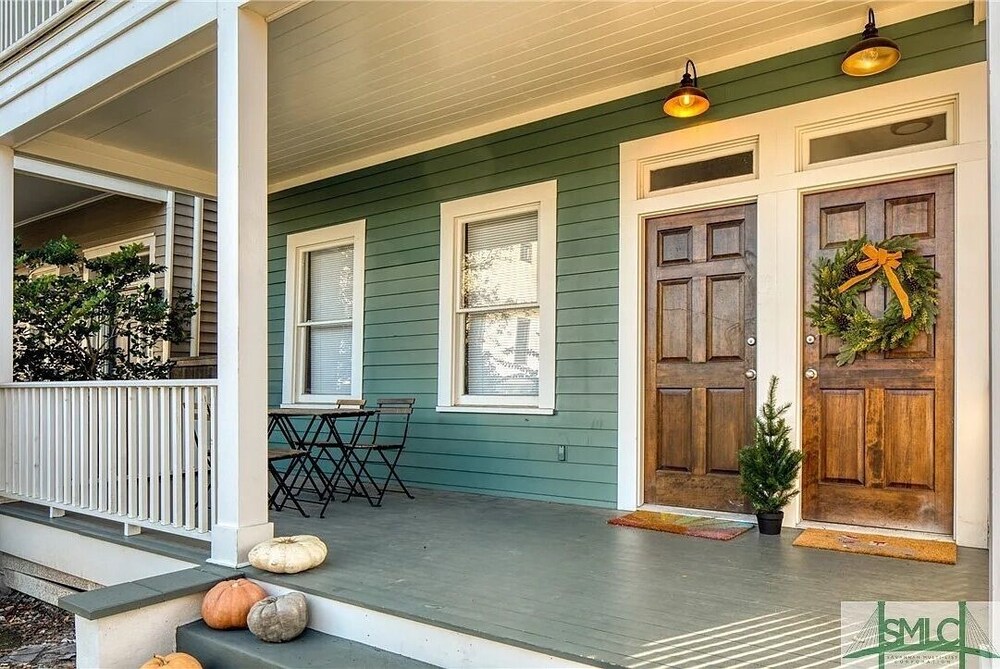 Stylish 1900s Renovated Apartments