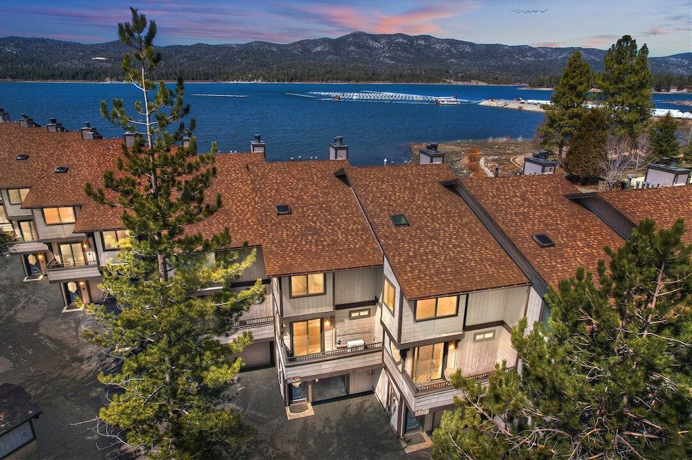 Lakehouse Retreat