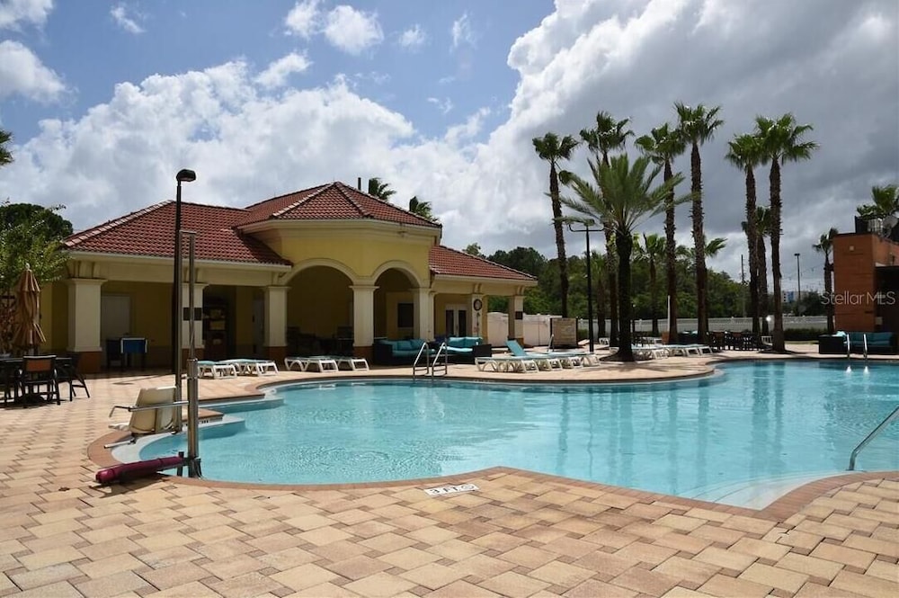 Premier Resort Condos Near Universal