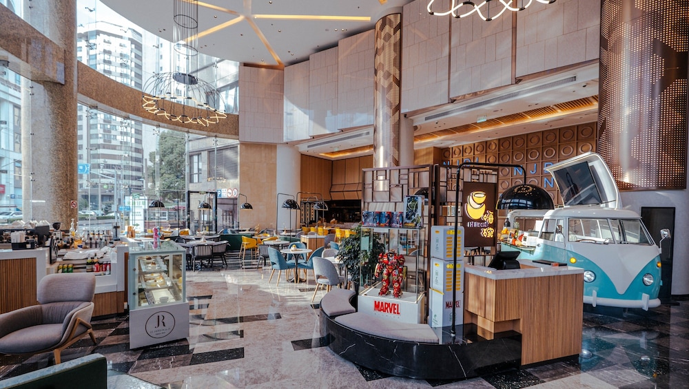 Holiday Inn Shanghai Nanjing Road by IHG 31