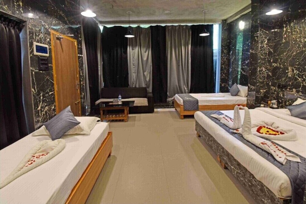 Aurobay Resorts