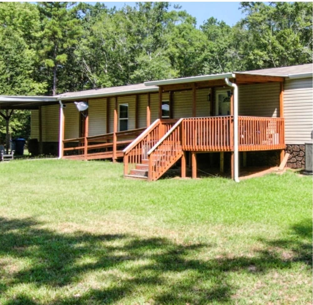 Tranquil Country Retreat Surrounded By Nature 3 Bedroom Home
