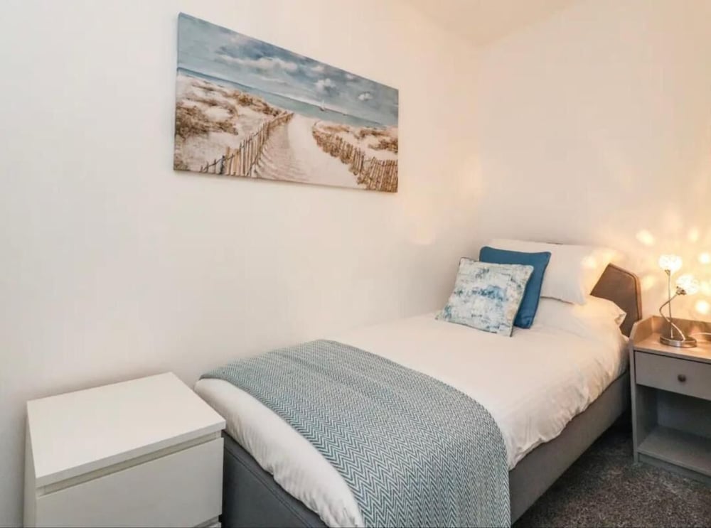 Kitty Cottage - 3 Bedroom - Warm and Welcoming - Sleeps 5 - Blackpool