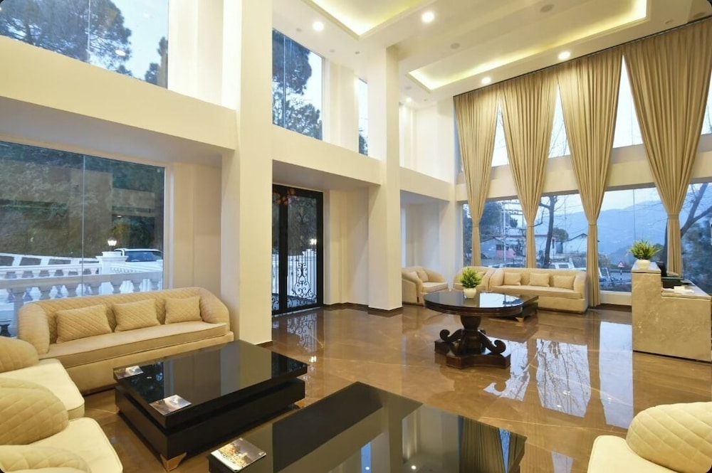 Claret inn by Lawrence Hotels