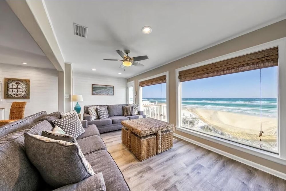 Green Reef #6- Beachfront Bliss