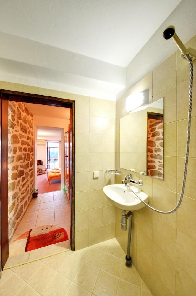 Room-charming Guest Room in Historic Vel