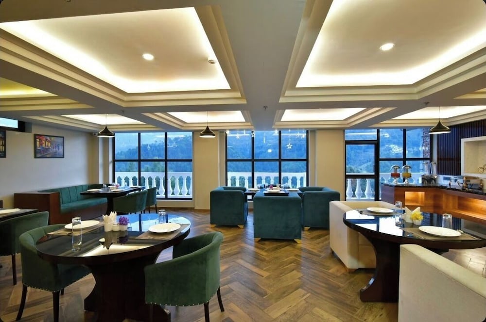 Claret inn by Lawrence Hotels