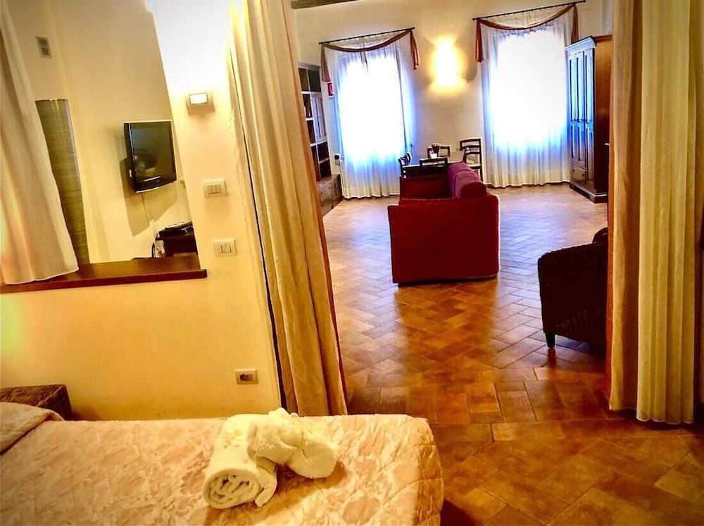 Room in Guest Room - La Dimora nel Corso view 3