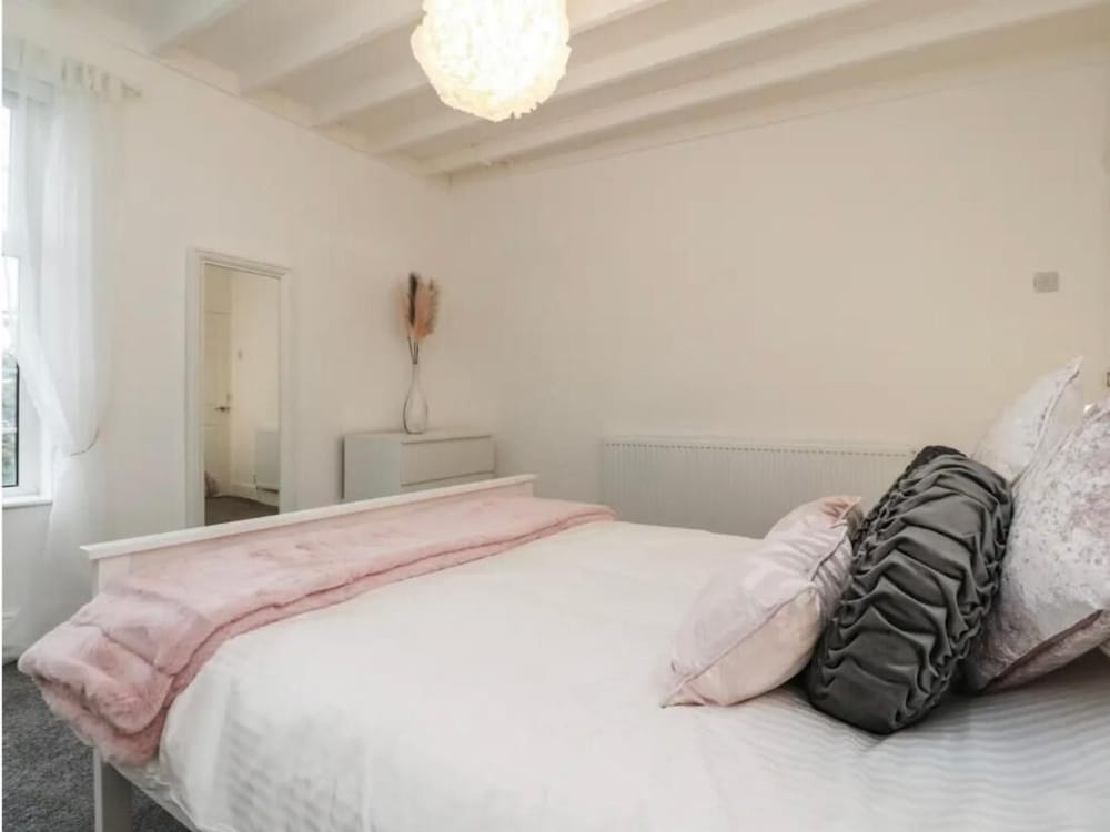 Kitty Cottage - 3 Bedroom - Warm and Welcoming - Sleeps 5 - Blackpool