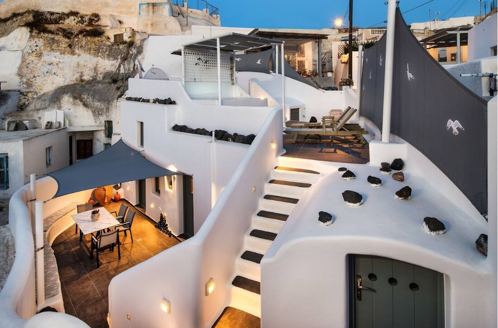 Astrea Suites Feggaropetra Cave House