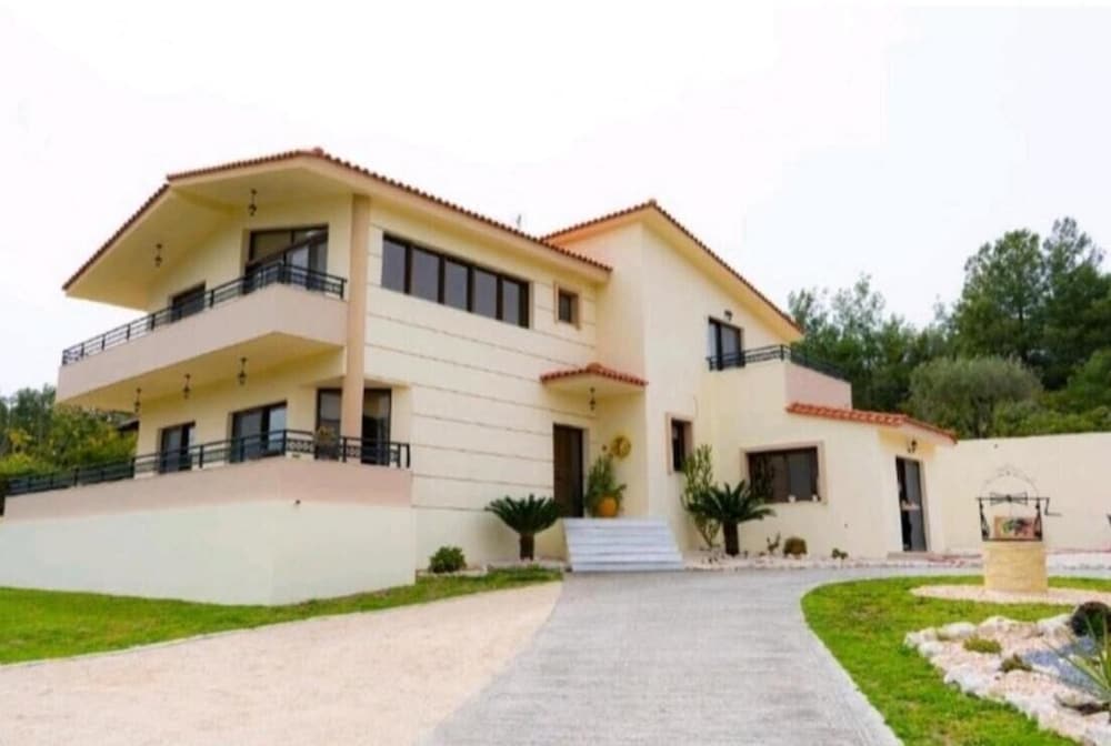 Villa Nostra
