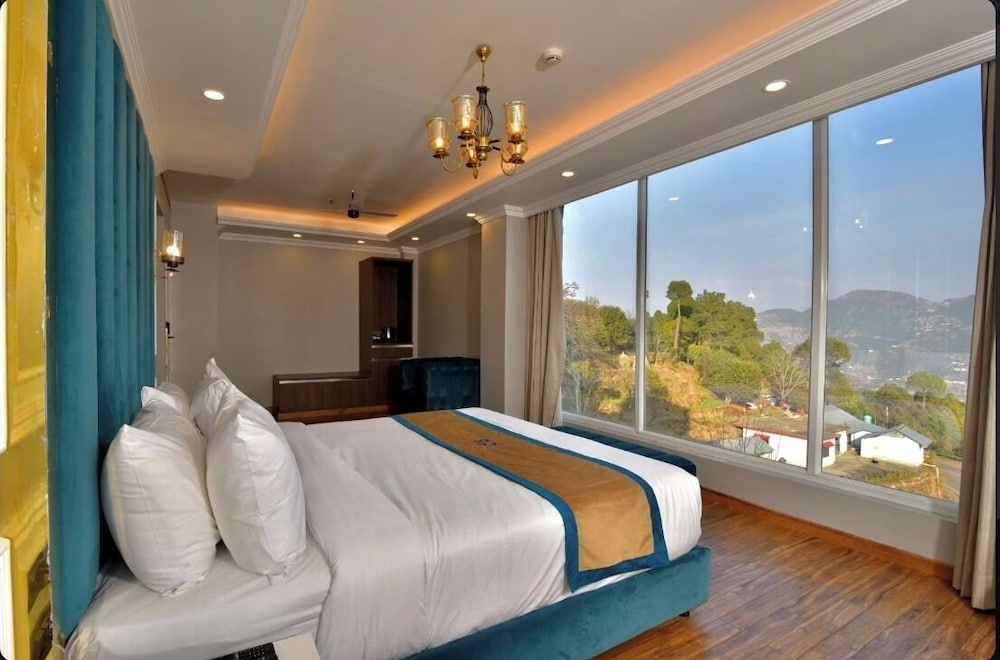 Claret inn by Lawrence Hotels