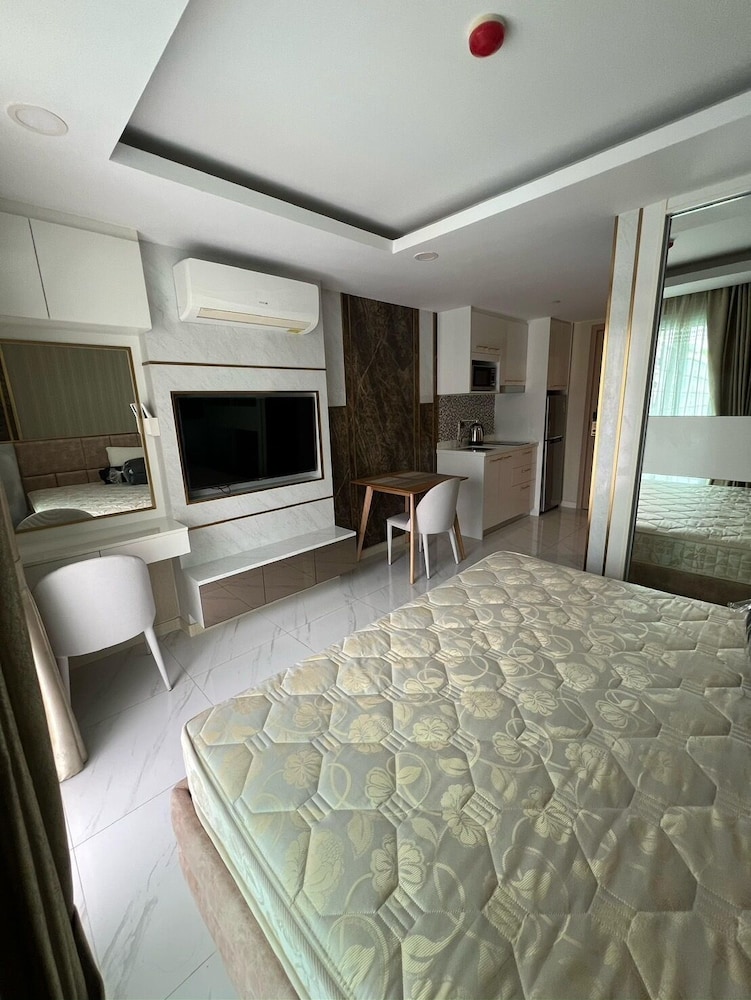 Indigo GSR - Dusit Grand Park 2
