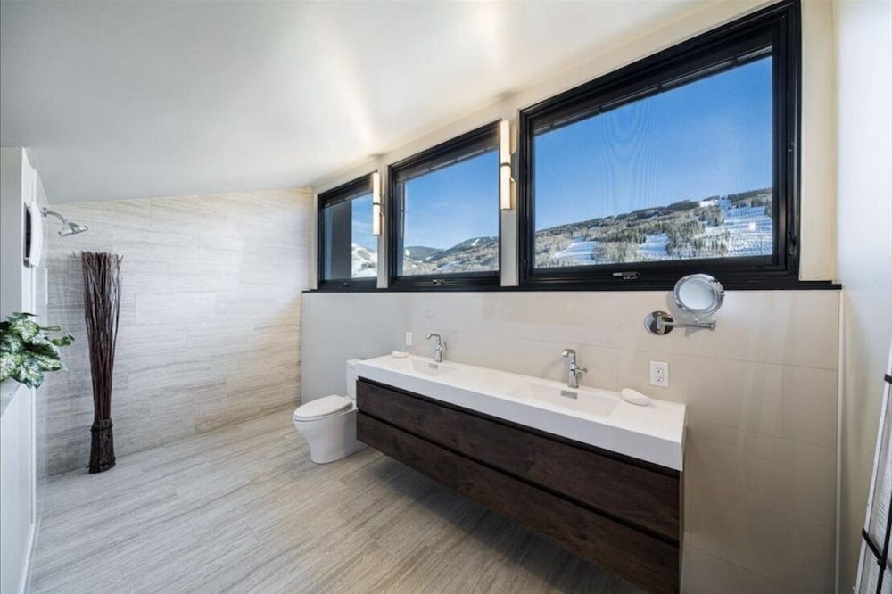 Vantage Point Condo 502 view 5