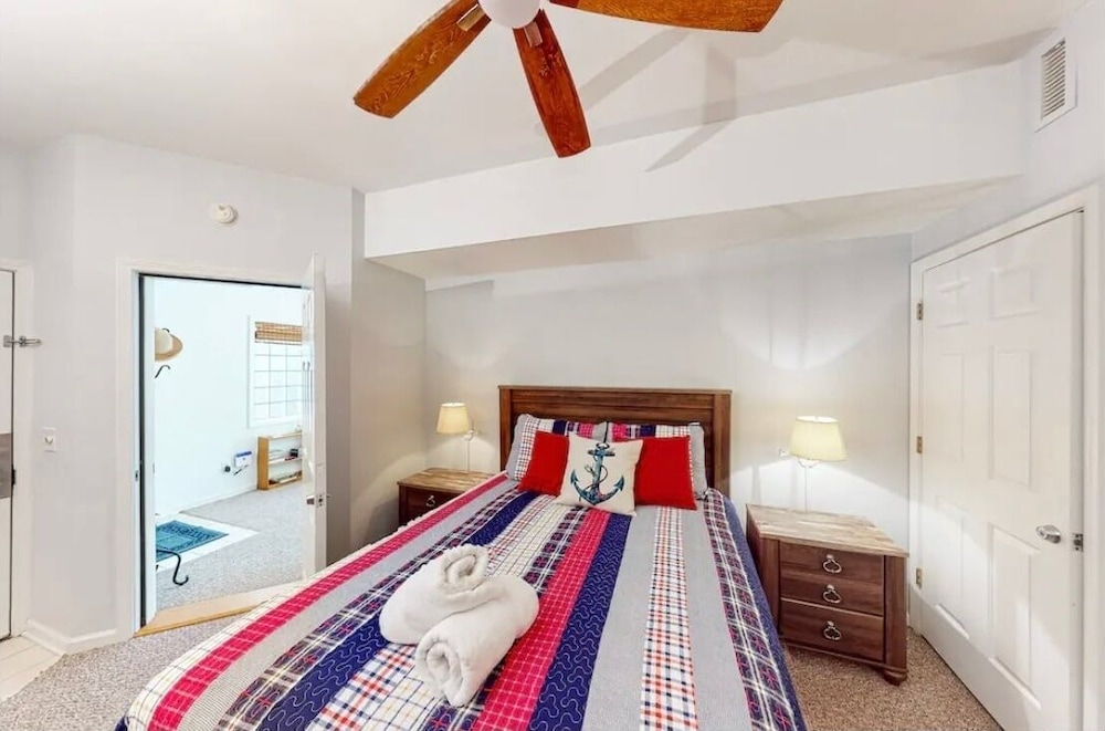 Royal Poste Unit 2807 2 Bedroom Condo