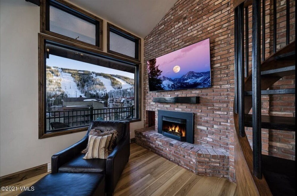 Vantage Point Condo 502 view 3