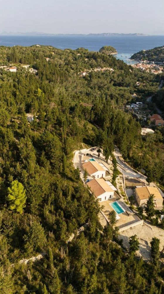 Villa Hill View Ena in Paxi
