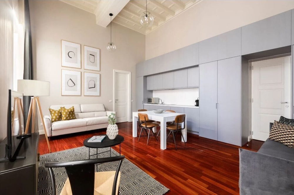 Croce Apartments