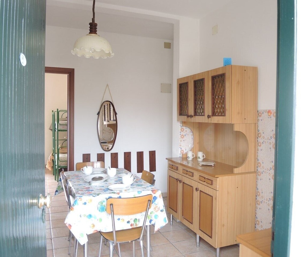 Functional Flat Just 250mt From the Beach