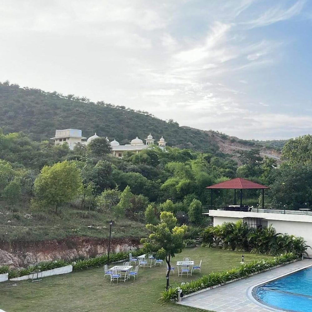 Aura Gold Resort