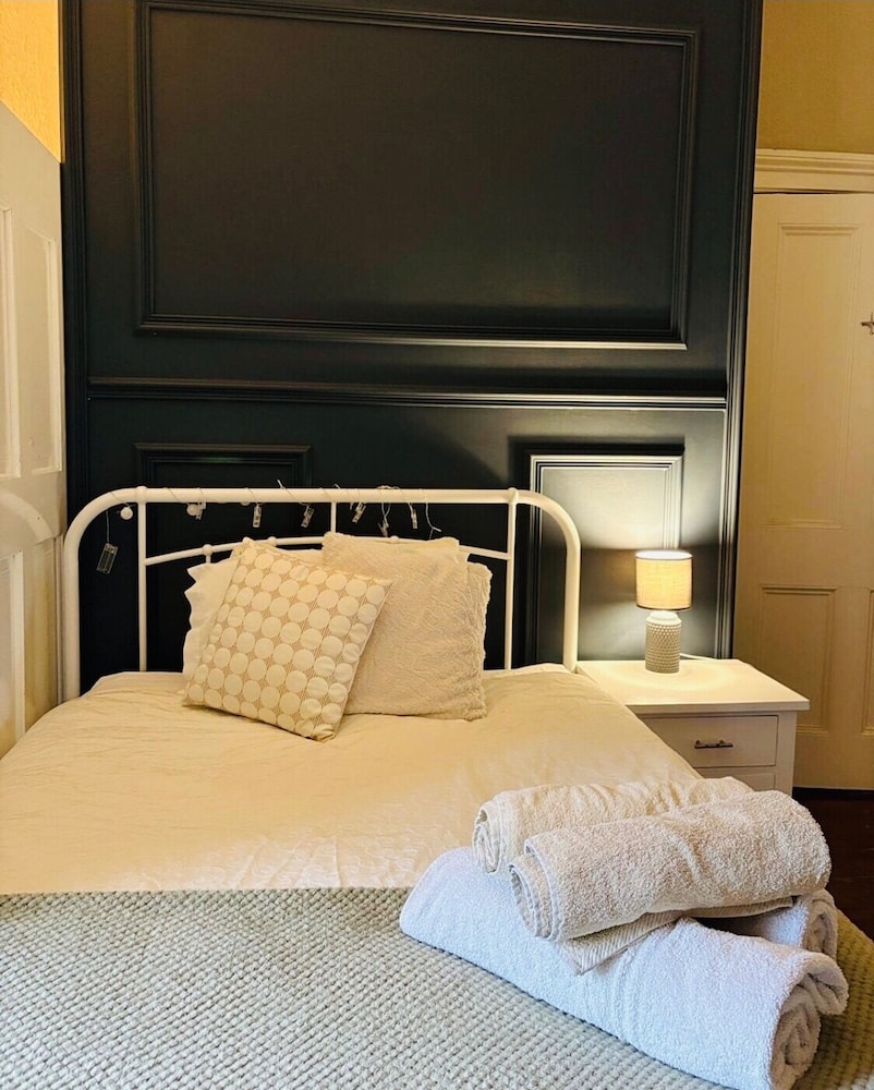 Fabulous 6 Bedroom Victorian Period House