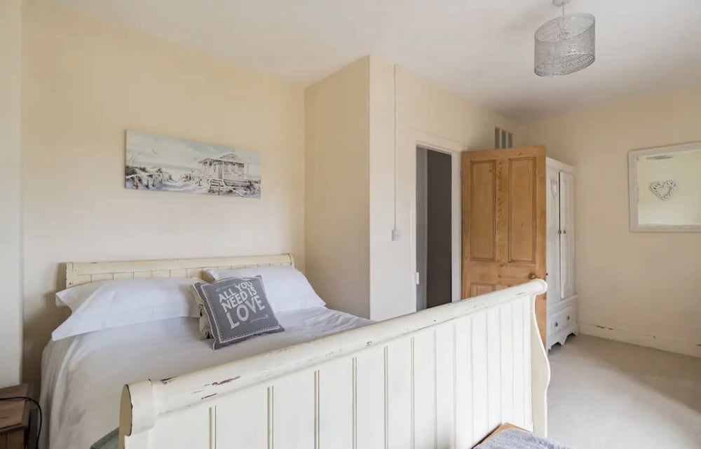Beautiful Sea Front Cottage in the Ocean City view 3