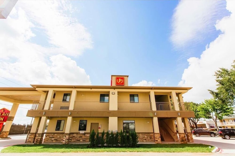 Palace Inn Conroe